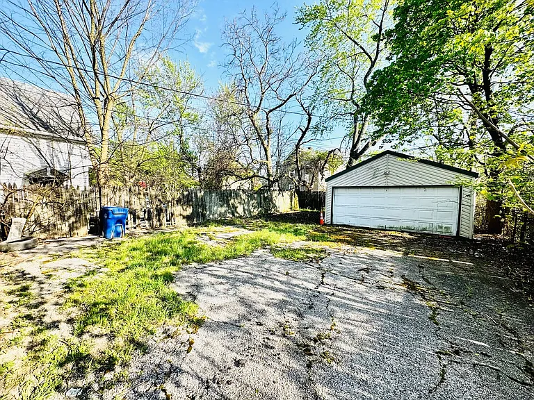 14012 Glendale Ave — Photo 28