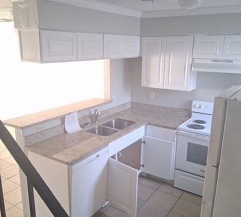 3rd image of 9459 Olde Towne Row