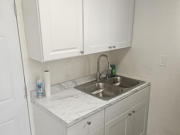 5th image of 505 NW 16th Ave