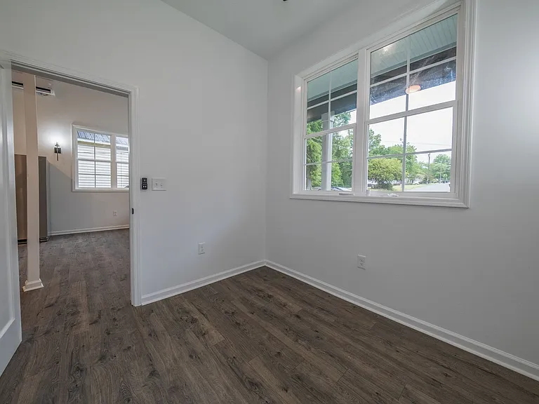 824 Chandler Ave — Photo 15
