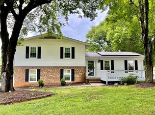 312 Lakeview Dr, Liberty, SC 29657