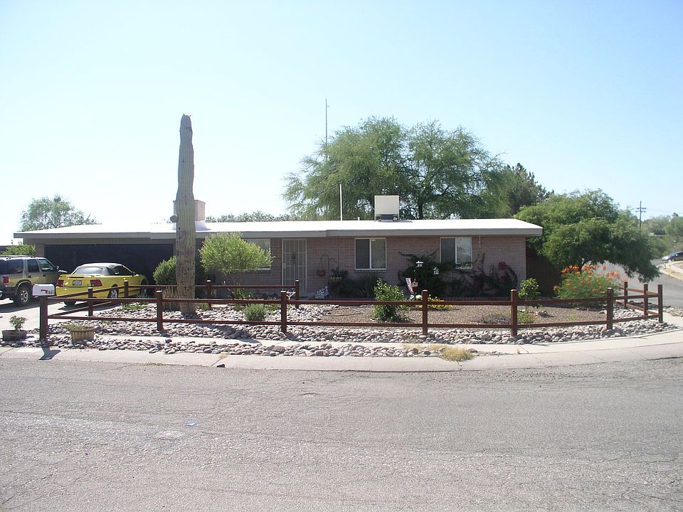 Front yard /steel fence