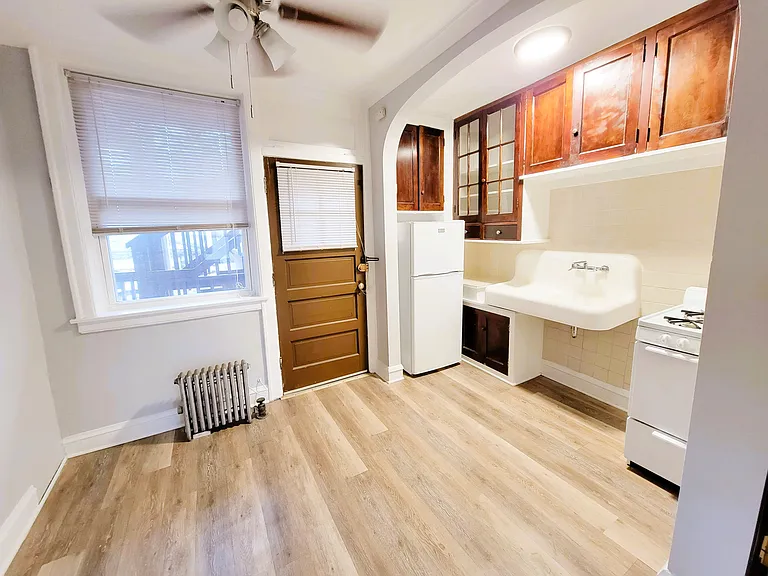 1900 W Wilson Ave #3A — Photo 2