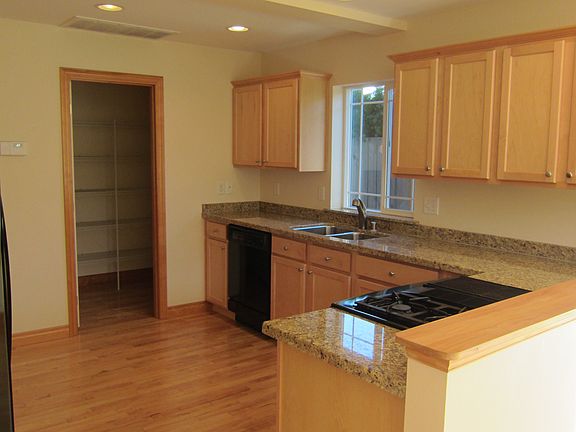 3rd image of 1615 Fruitland Dr