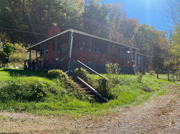 6898 Parsons Rd, Montrose, WV 26283