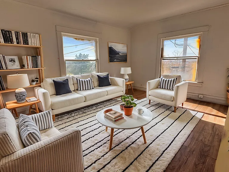 Sunset Heights - 610 Prospect Street — Photo 1