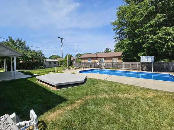 3rd image of 125 Oxford Pl