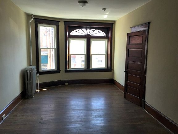 3rd image of 163 S Potomac St #2