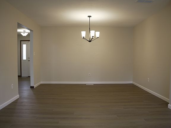 5th image of 1700 Spruce Hill Dr