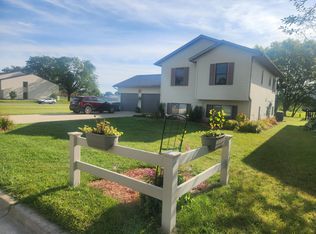 306 S Erickson St, Houston, MN 55943