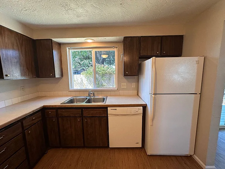 520 & 522 38th Place — Photo 29