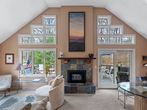 23 Vesper Dr, Bourne, MA 02532