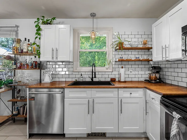 205 Cedar Dr — Photo 13