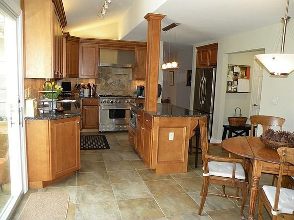 Gorgeous Renovated Maple & Granite Kitchen