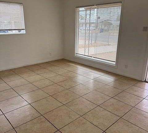 3rd image of 4935 Guadalupe Dr