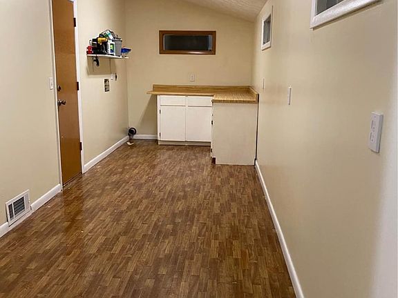 4th image of 103 Jones Pl