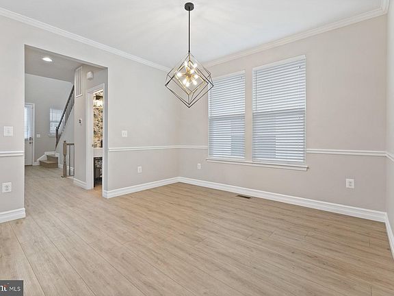 5th image of 448 Gladiola Way