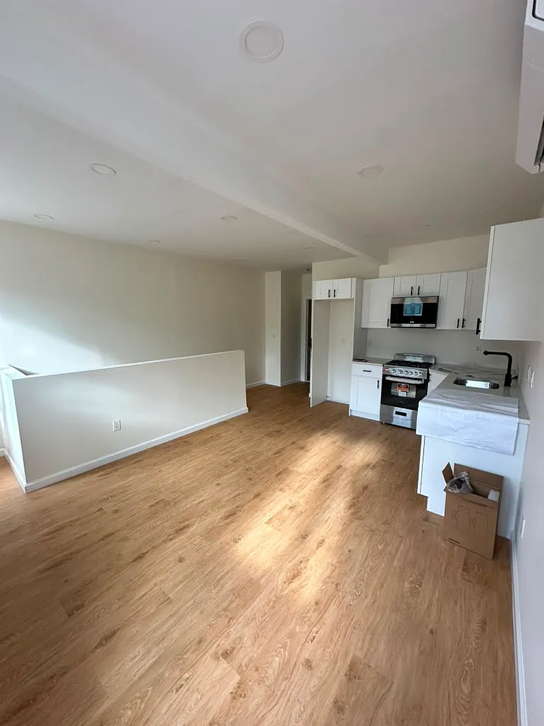 1 bed, $2,500 — Photo 2