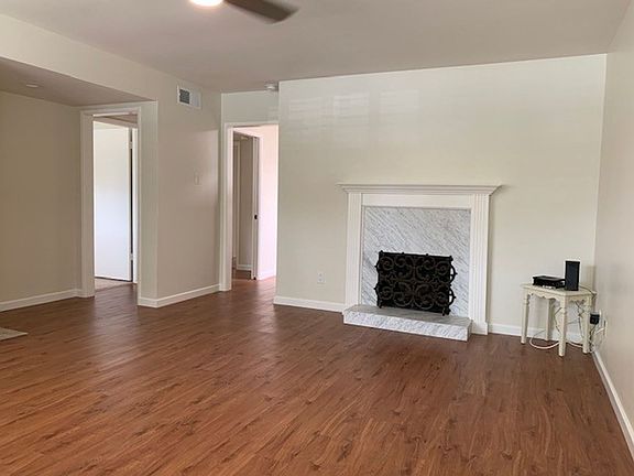 2nd image of 4102 Lake Harbor Ln