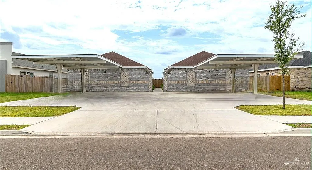3 bed, 2.0 bath, 994 sqft, $1,200 — Photo 1