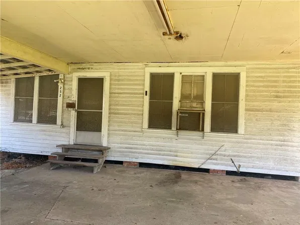 252 W Cappel St, Marksville, LA 71351