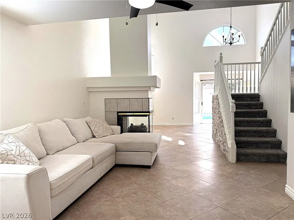 3 bed, 3.0 bath, 1792 sqft, $2,675 — Photo 4