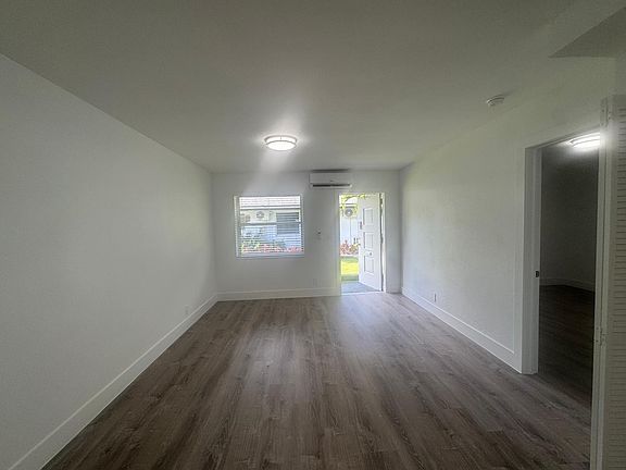 4th image of 2221 Monroe St #0