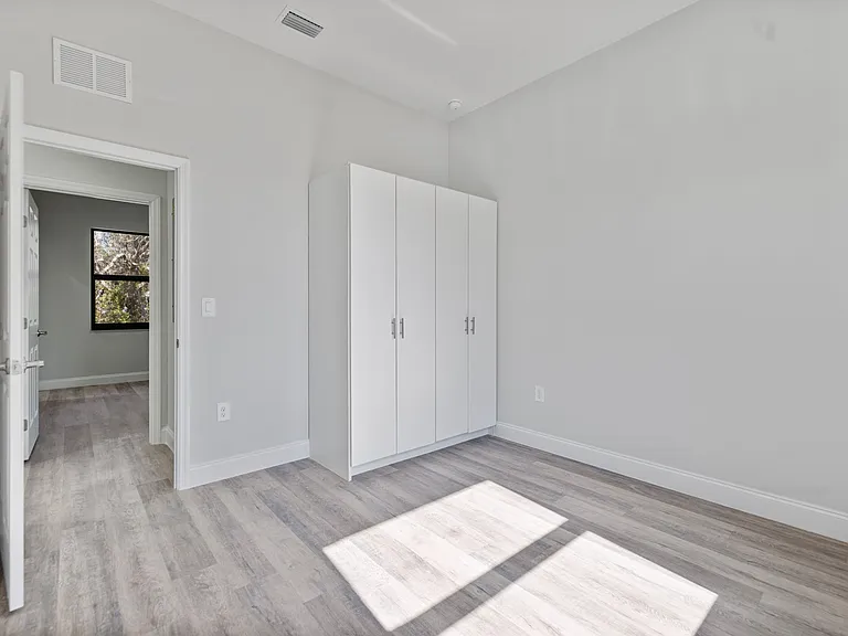 1101 Meadow Rd — Photo 18