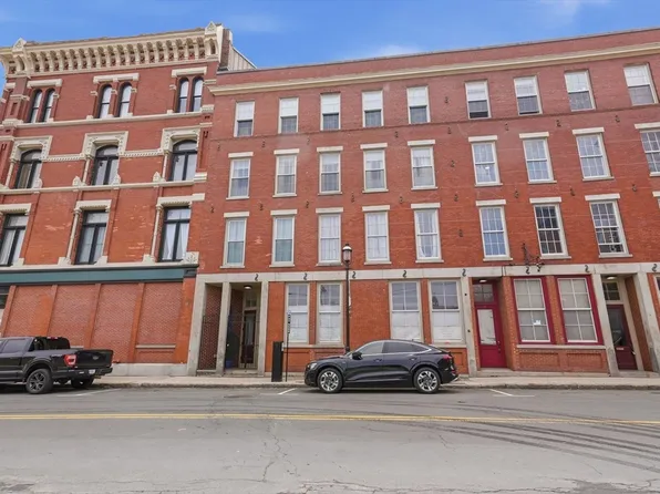 219 Central St APT 3E, Lowell, MA 01852