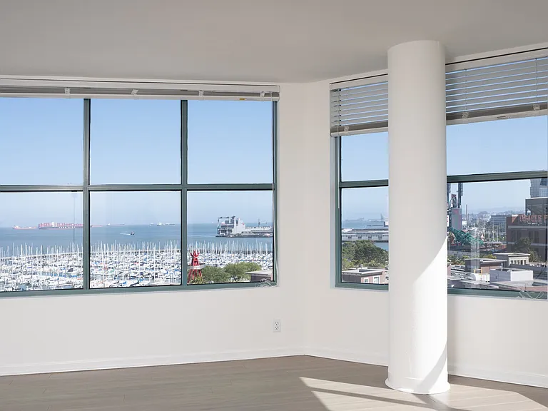 South Beach Marina Apartments — Photo 8