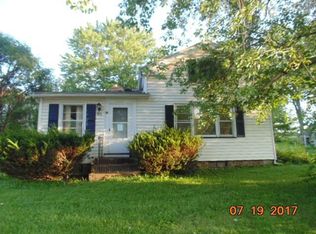 95 Reeves Rd, Henrietta, NY 14467