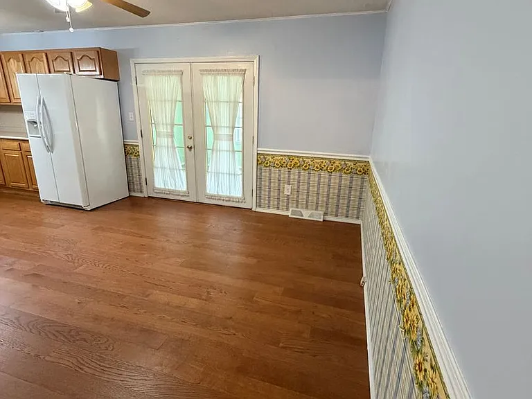 412 S Duke Ave — Photo 5