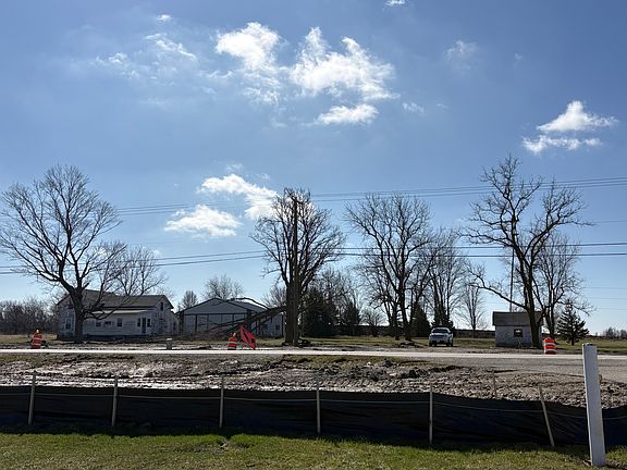 3rd image of 380 E 9000n Rd