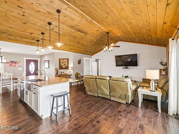 14th image of this home