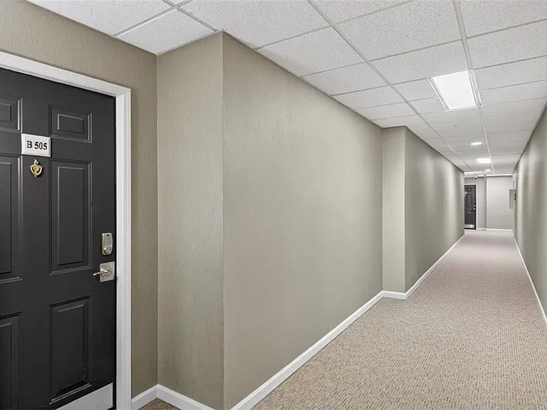 1075 Peachtree Walk NE #A512 — Photo 3
