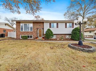 4456 Mattis Rd, Saint Louis, MO 63128