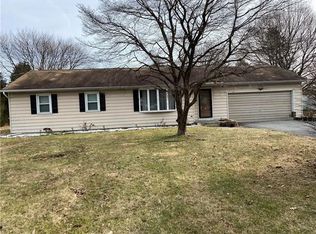 424 Nazareth Dr, Nazareth, PA 18064