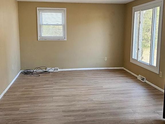 2nd image of 16506 Ridge Rd