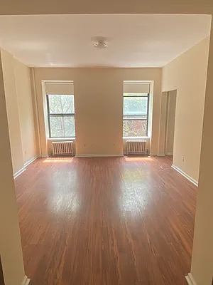 Rented by Lucien Perry | media 2