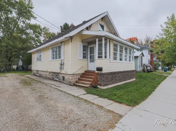36 Eastmanville St, Coopersville, MI 49404