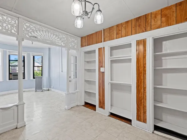 61 Clendenny Avenue image 13 of 20