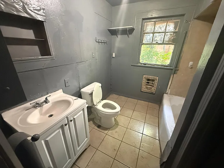 1506 Travis St #2 — Photo 4