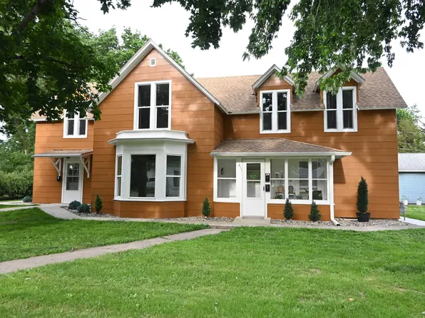 211 S 5th St, Sac City, IA 50583