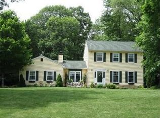 16 Colonial Oaks Dr, Oak Ridge, NJ 07438