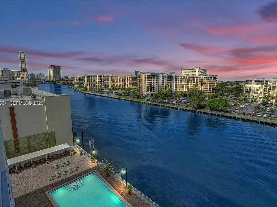 3000 S Ocean Dr #808