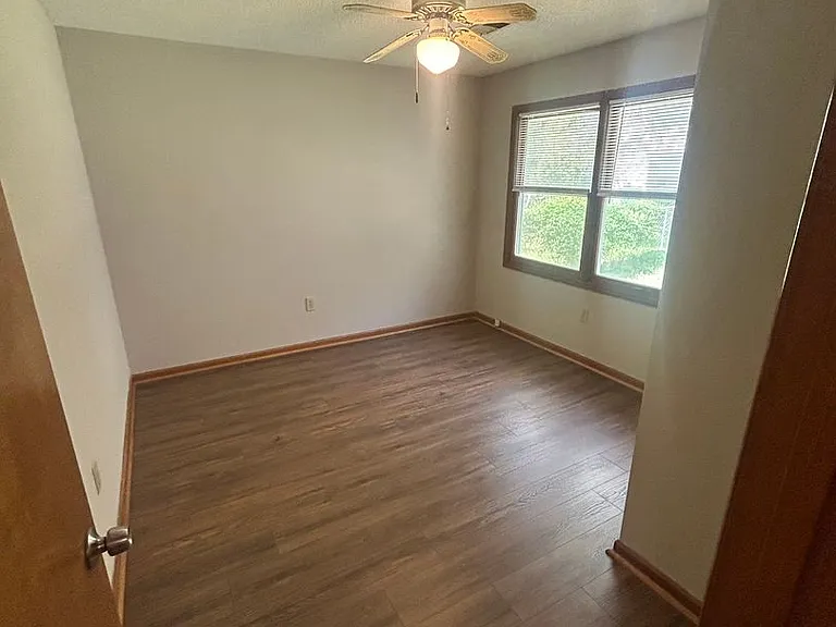 307 Stratford Pl — Photo 30