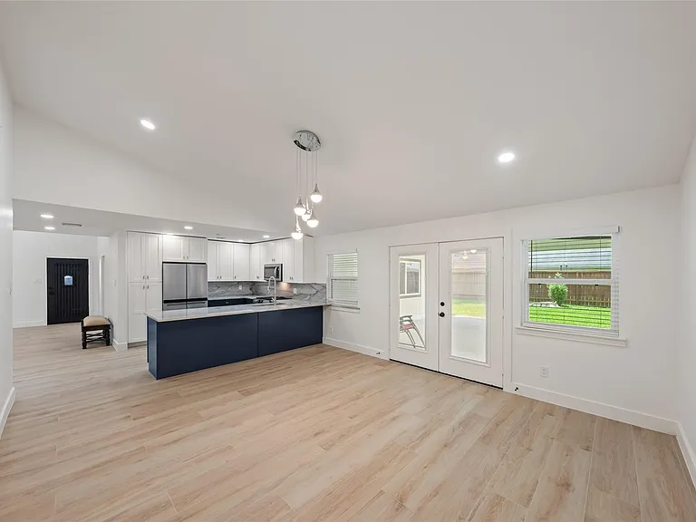 9323 Portal Dr — Photo 8