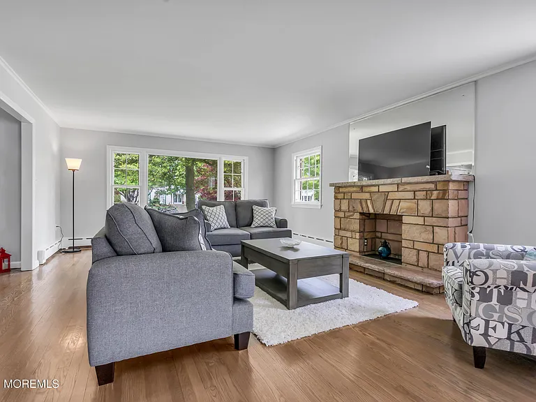 208 Trenton Blvd — Photo 5