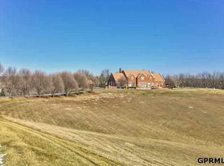4502 Tucker St, Omaha, NE 68152