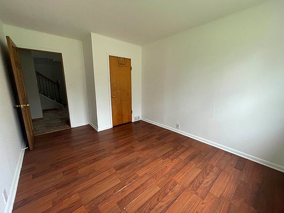 4th image of 6110 Sheridan Rd